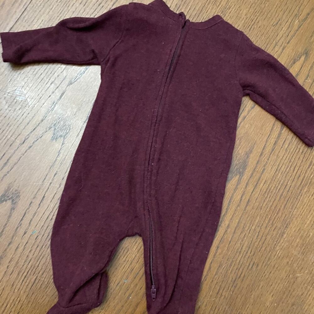Old Navy Cozy plush footie pajamas 3-6m